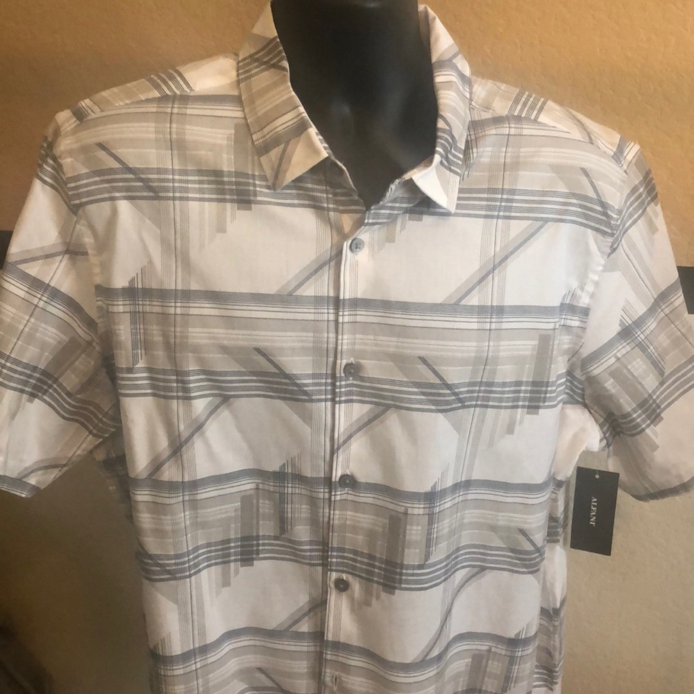 XL Short sleeve, button shirt